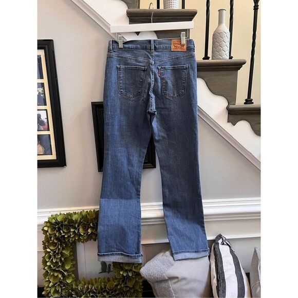 Levi’s Classic Cuffed Bootcut Jeans sz 4 EUC - Picture 2 of 6
